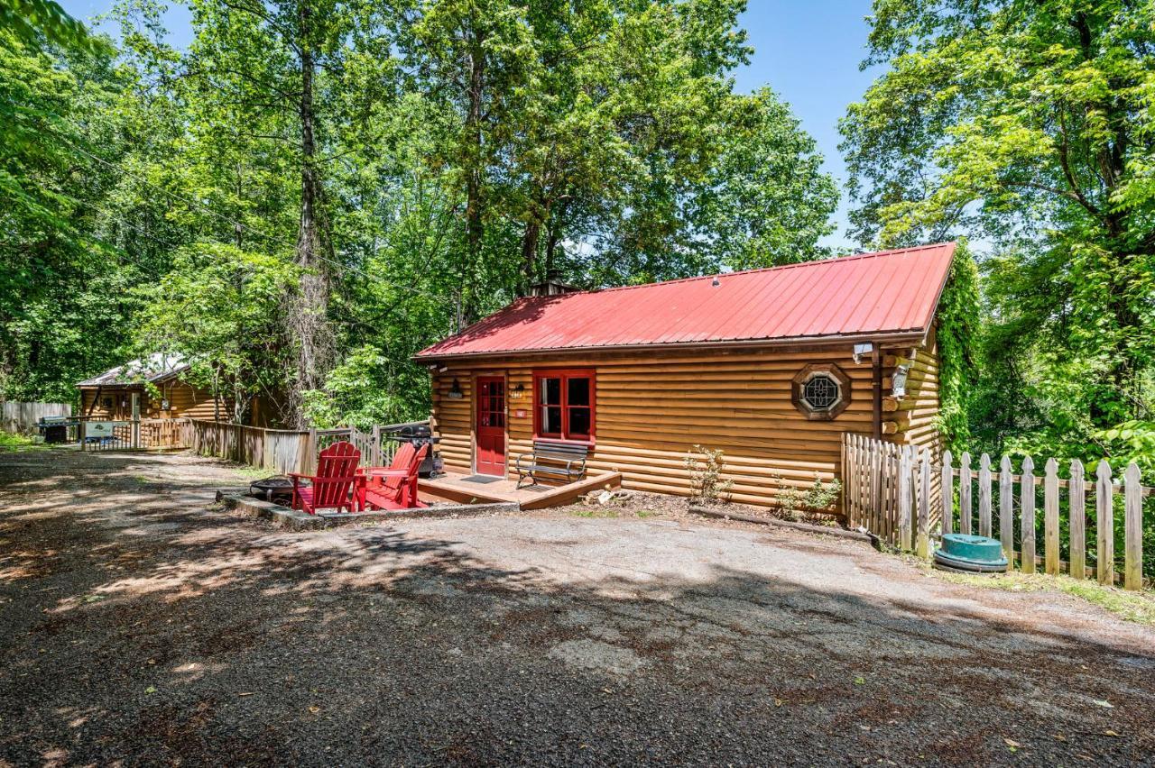 Romantic Log Cabin With Hot Tub Pigeon Forge Zewnętrze zdjęcie